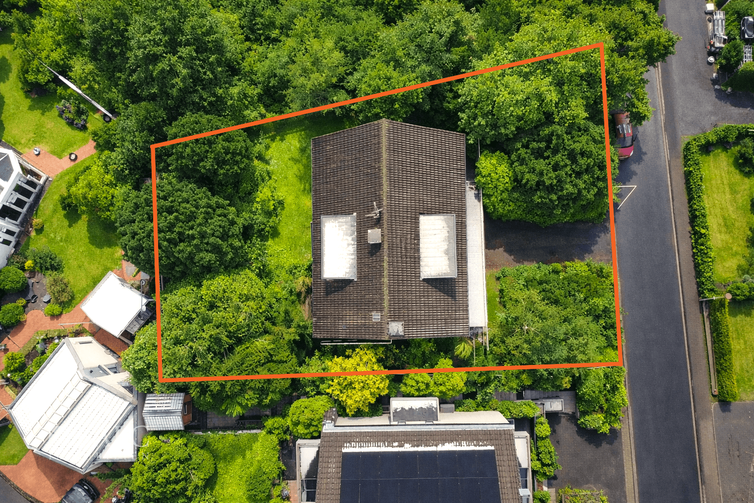 Luftaufnahme + Grundstück